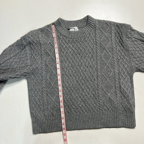 H&M Wool Blend Gray Crop Sweater size S - Picture 6 of 7